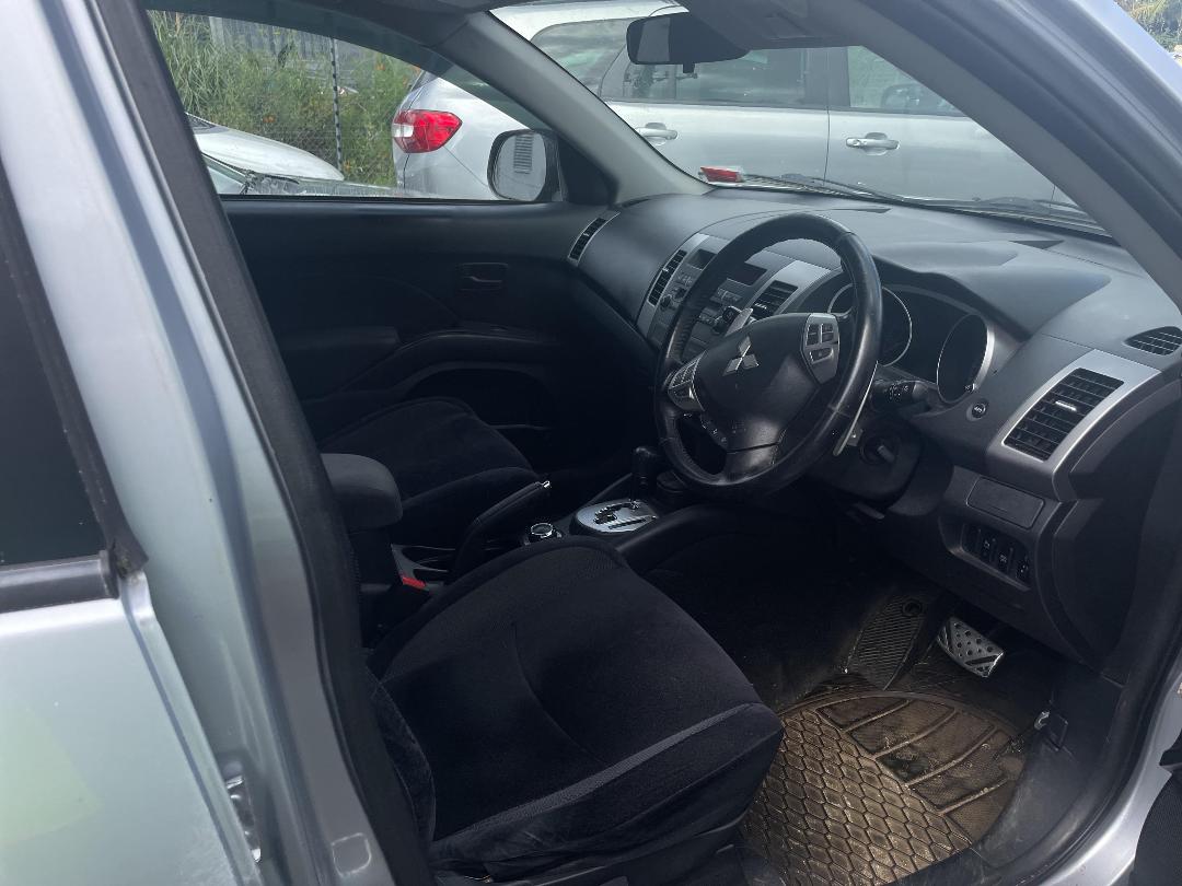 Photo '5' of Mitsubishi Outlander VR Photo '5' of Mitsubishi Outlander VR