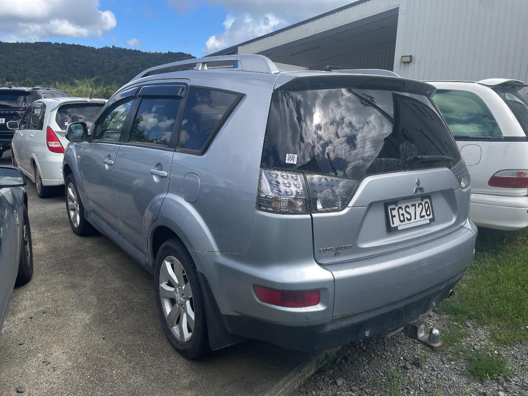 Photo '3' of Mitsubishi Outlander VR Photo '3' of Mitsubishi Outlander VR