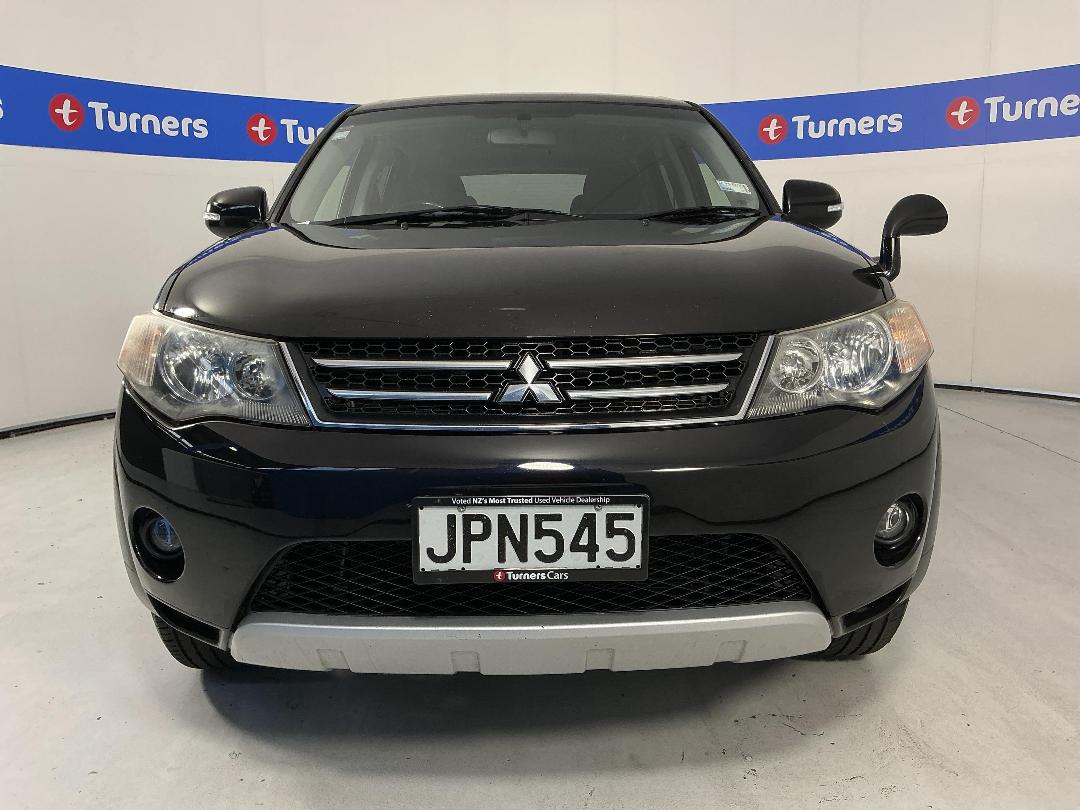 Photo '2' of Mitsubishi Outlander Photo '2' of Mitsubishi Outlander