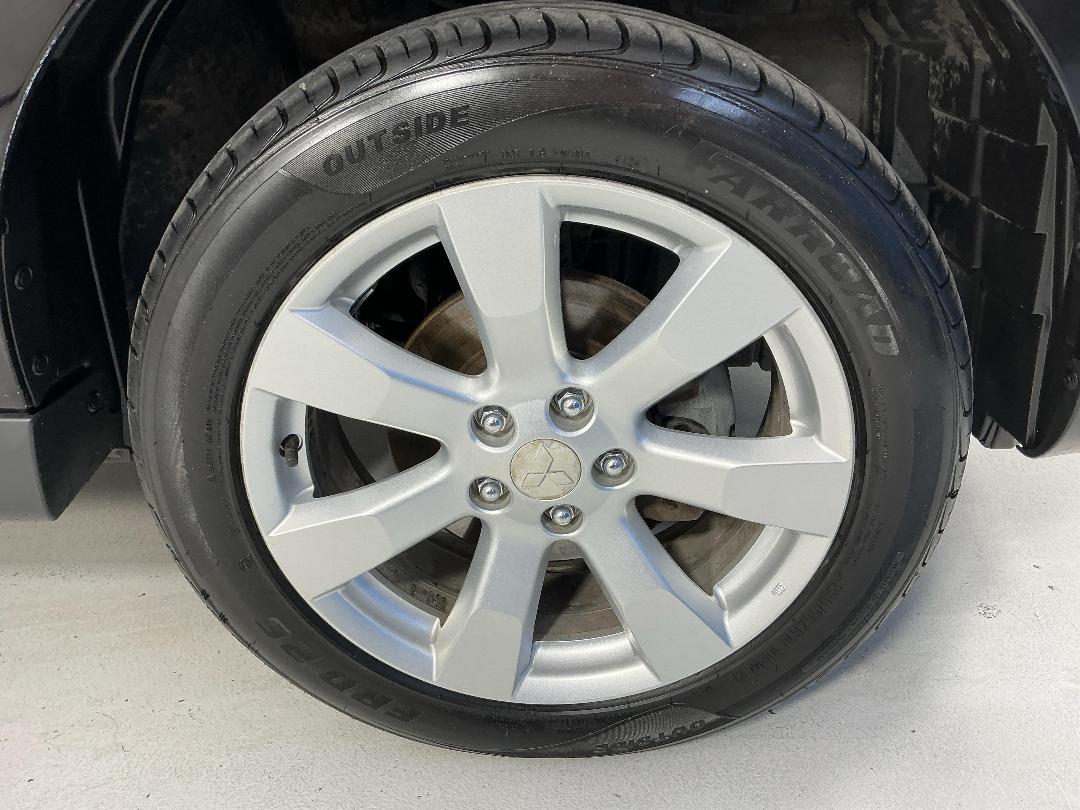 Photo '9' of Mitsubishi Outlander Photo '9' of Mitsubishi Outlander