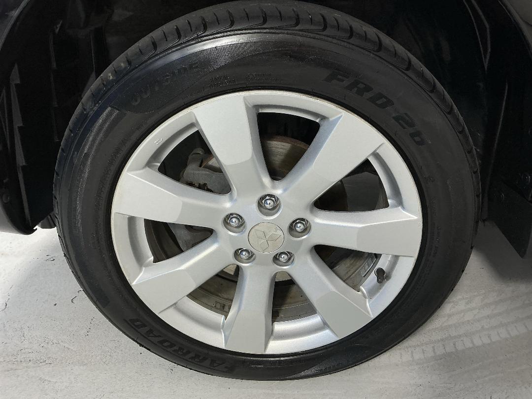 Photo '10' of Mitsubishi Outlander Photo '10' of Mitsubishi Outlander