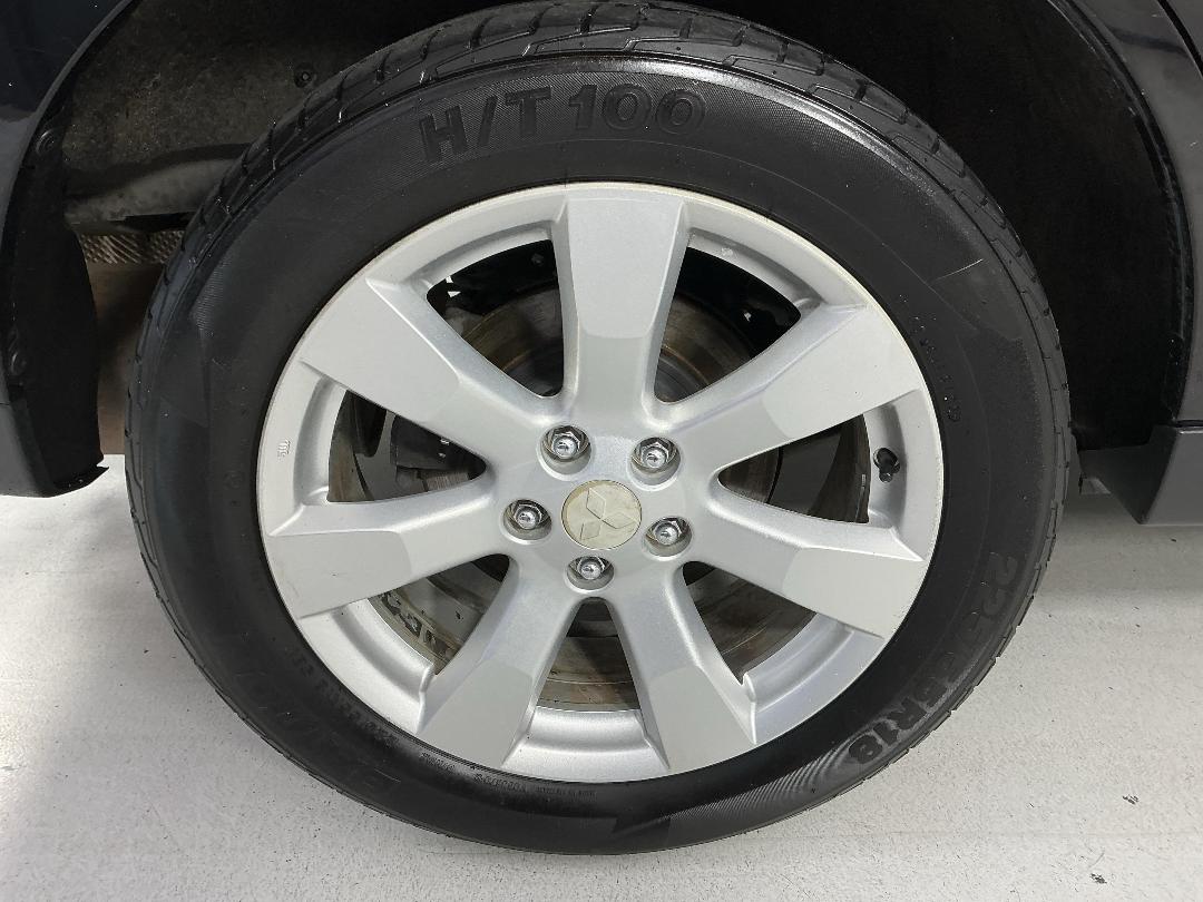 Photo '12' of Mitsubishi Outlander Photo '12' of Mitsubishi Outlander