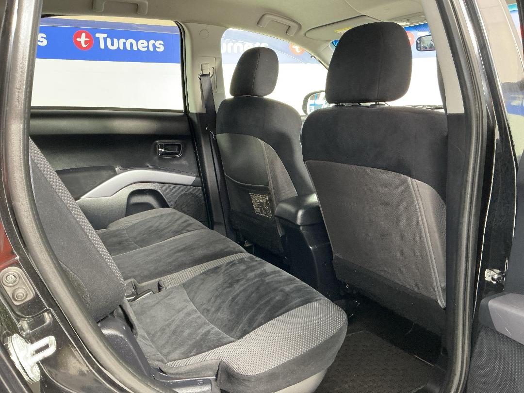 Photo '20' of Mitsubishi Outlander Photo '20' of Mitsubishi Outlander