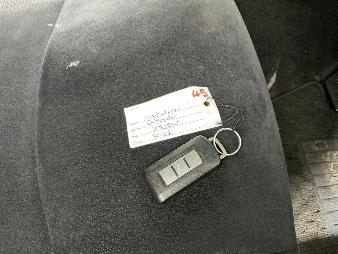 Photo '22' of Mitsubishi Outlander Photo '22' of Mitsubishi Outlander