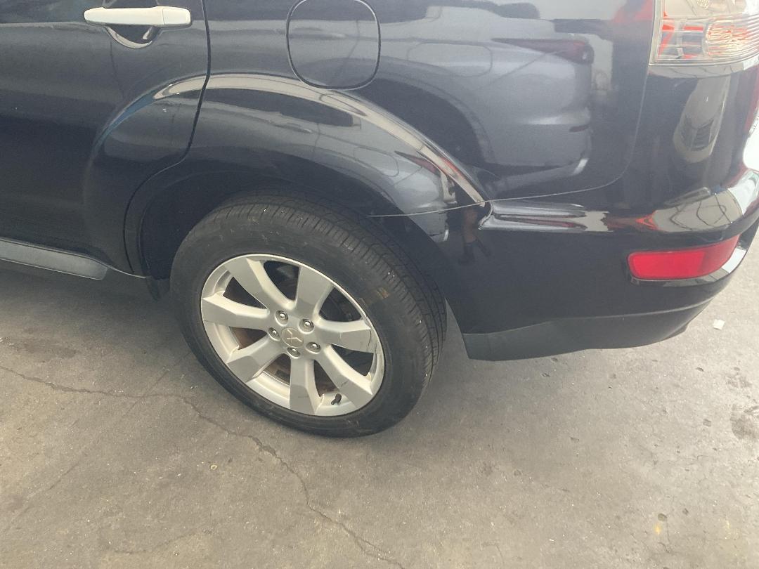 Photo '11' of Mitsubishi Outlander