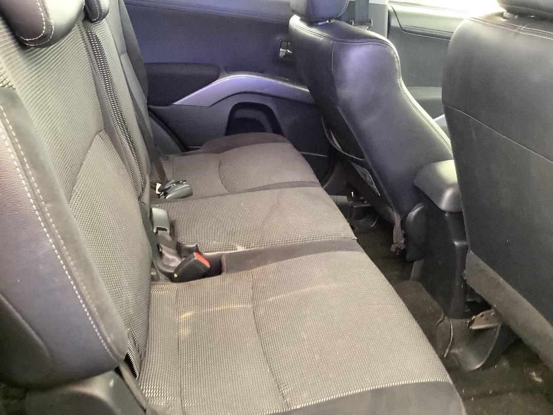 Photo '11' of Mitsubishi Outlander Photo '11' of Mitsubishi Outlander