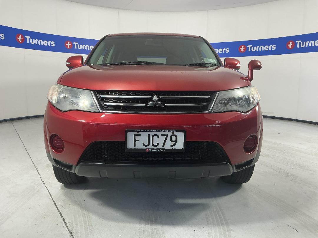 Photo '2' of Mitsubishi Outlander Photo '2' of Mitsubishi Outlander