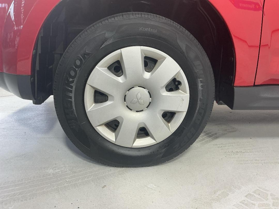 Photo '10' of Mitsubishi Outlander Photo '10' of Mitsubishi Outlander