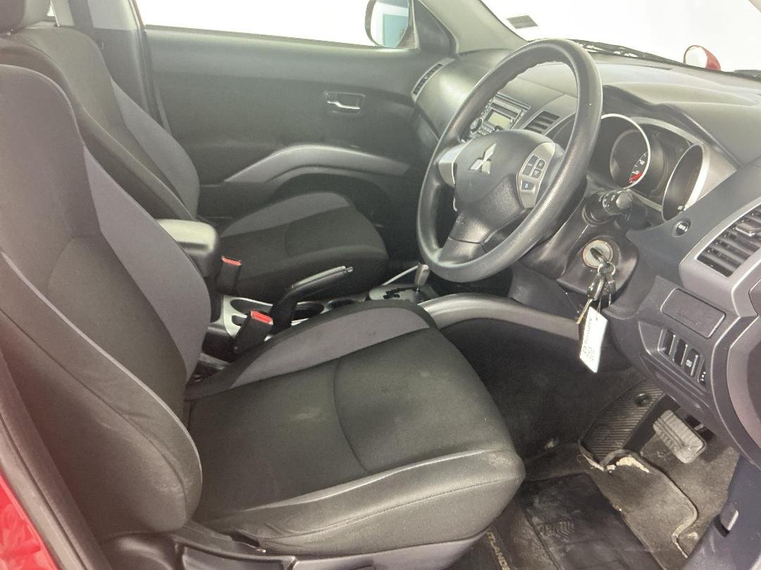 Photo '16' of Mitsubishi Outlander Photo '16' of Mitsubishi Outlander