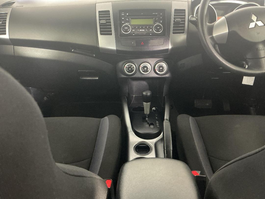 Photo '18' of Mitsubishi Outlander Photo '18' of Mitsubishi Outlander