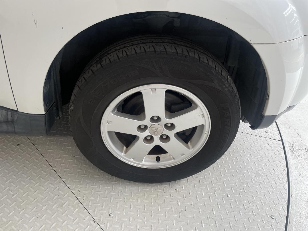 Photo '9' of Mitsubishi Outlander