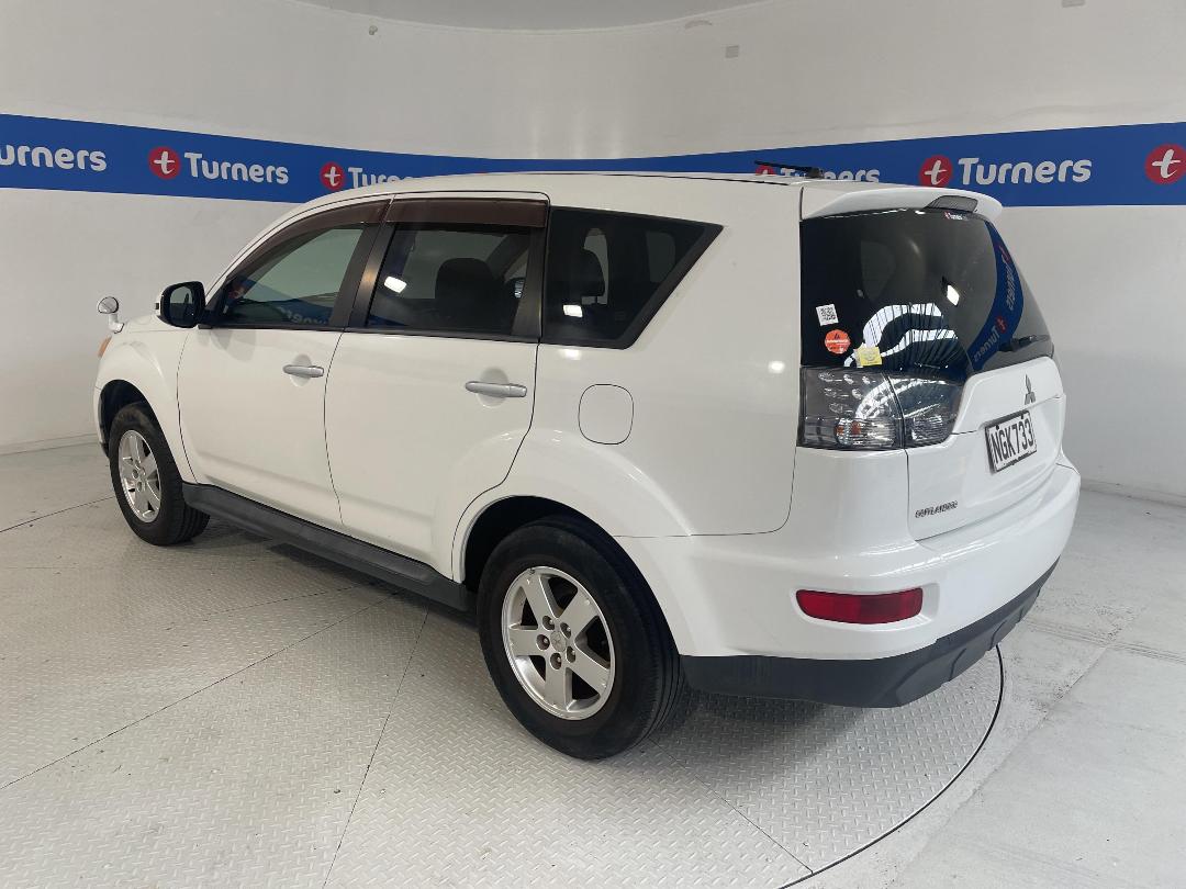 Photo '5' of Mitsubishi Outlander