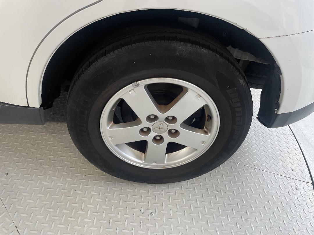 Photo '11' of Mitsubishi Outlander