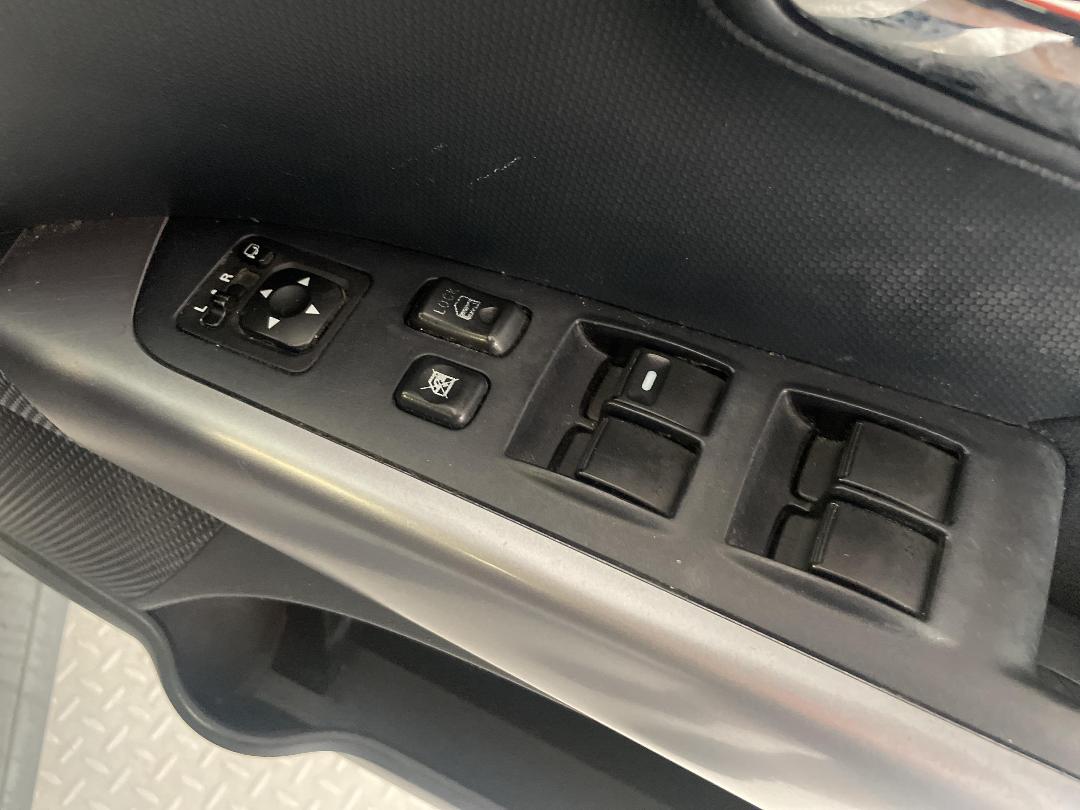 Photo '24' of Mitsubishi Outlander