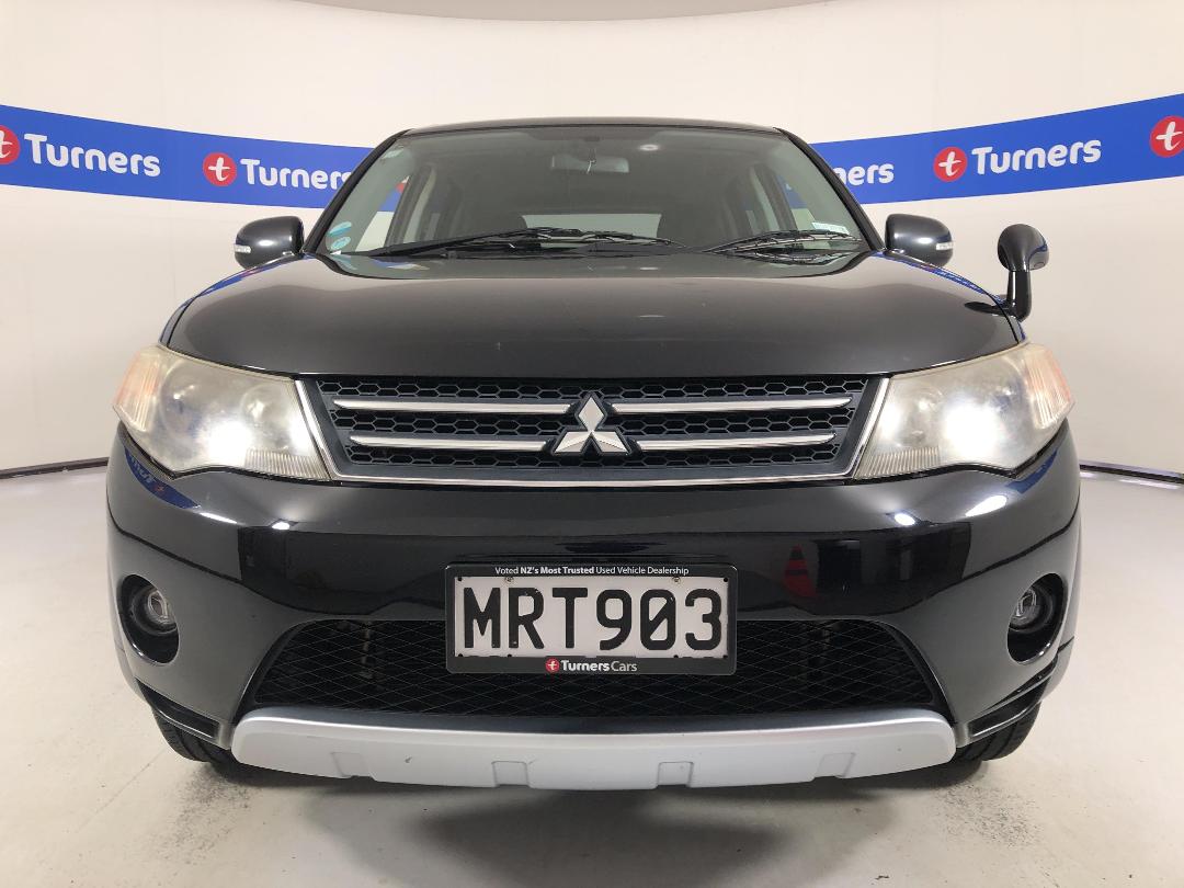 Photo '2' of Mitsubishi Outlander Photo '2' of Mitsubishi Outlander