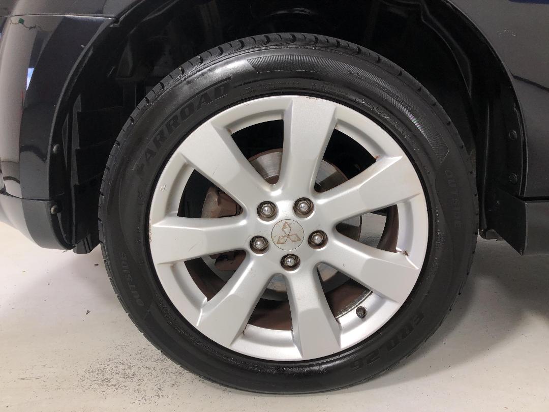 Photo '10' of Mitsubishi Outlander Photo '10' of Mitsubishi Outlander