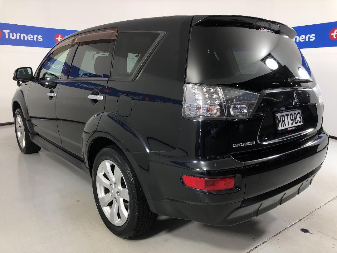 Photo '5' of Mitsubishi Outlander Photo '5' of Mitsubishi Outlander