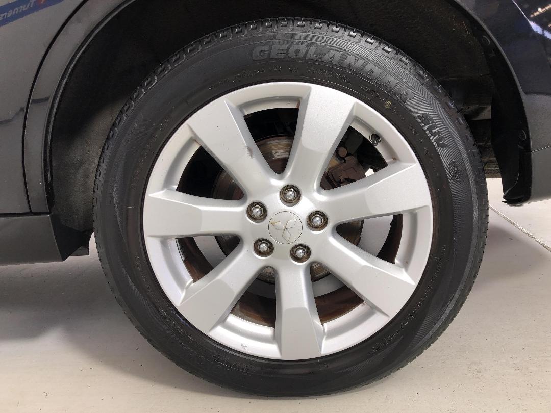 Photo '11' of Mitsubishi Outlander Photo '11' of Mitsubishi Outlander