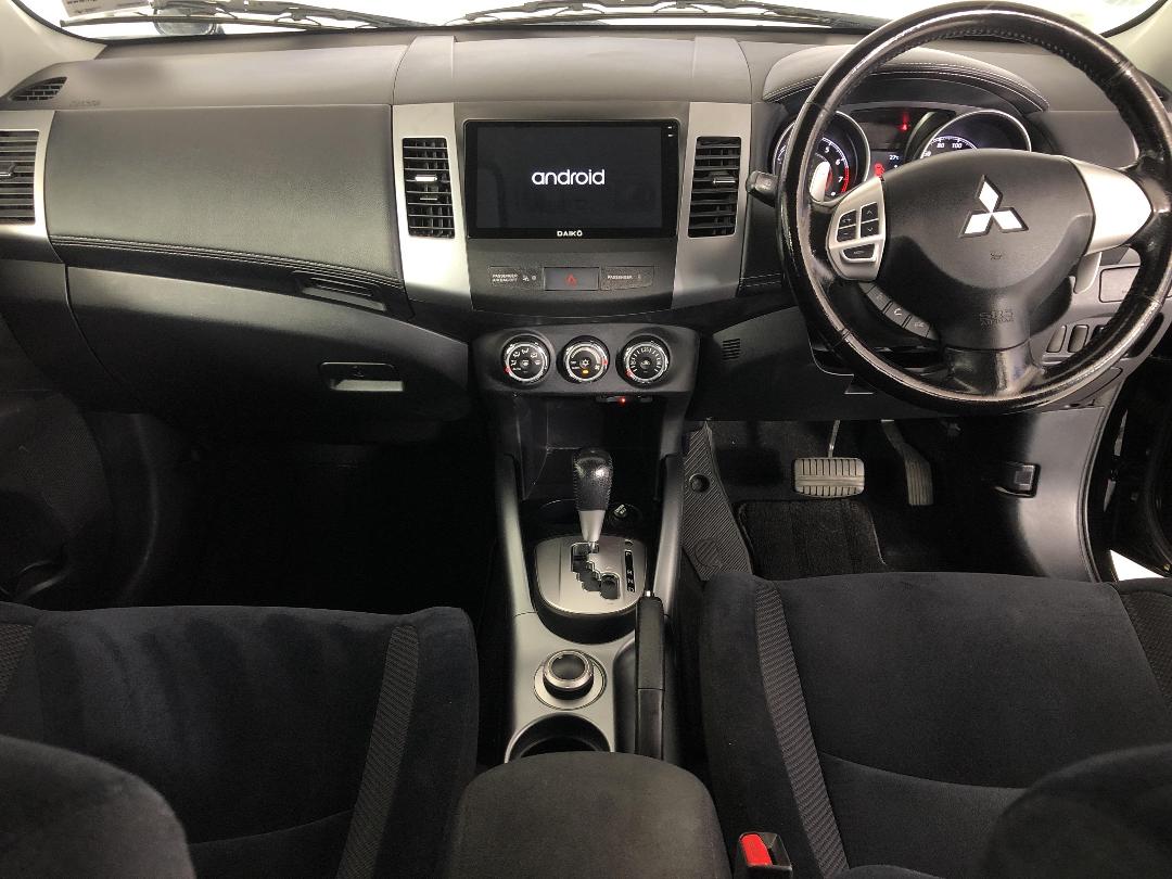 Photo '17' of Mitsubishi Outlander Photo '17' of Mitsubishi Outlander