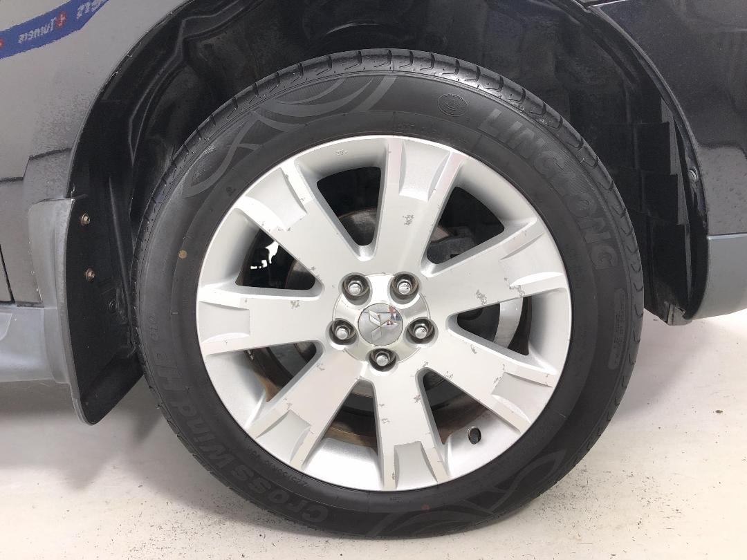 Photo '9' of Mitsubishi Outlander