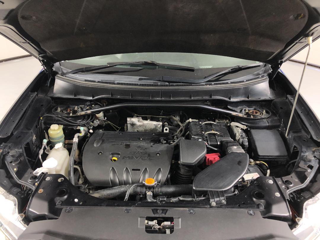 Photo '13' of Mitsubishi Outlander