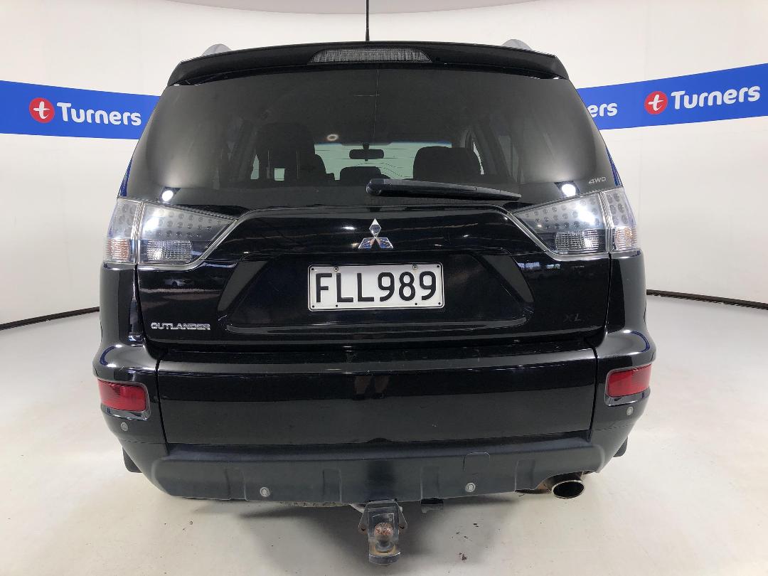 Photo '6' of Mitsubishi Outlander