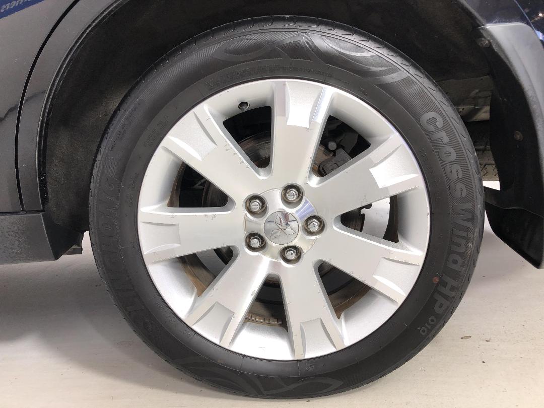 Photo '11' of Mitsubishi Outlander