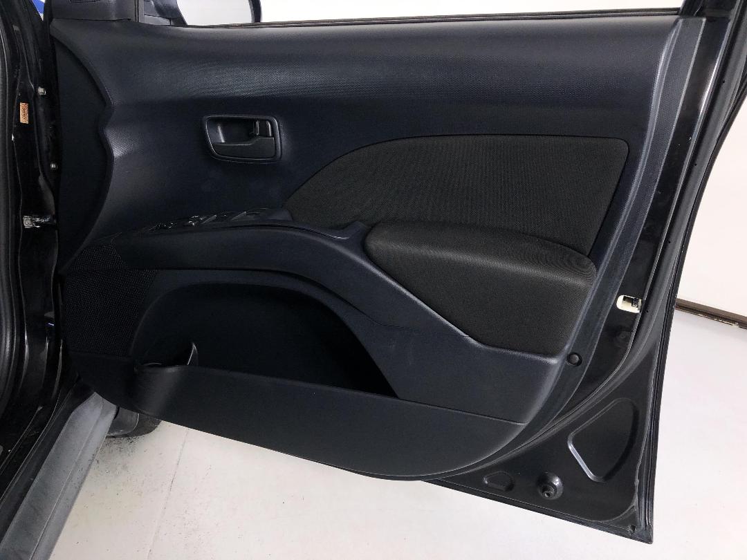 Photo '15' of Mitsubishi Outlander