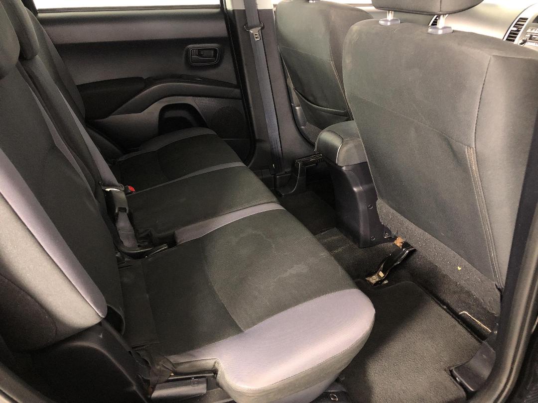 Photo '20' of Mitsubishi Outlander