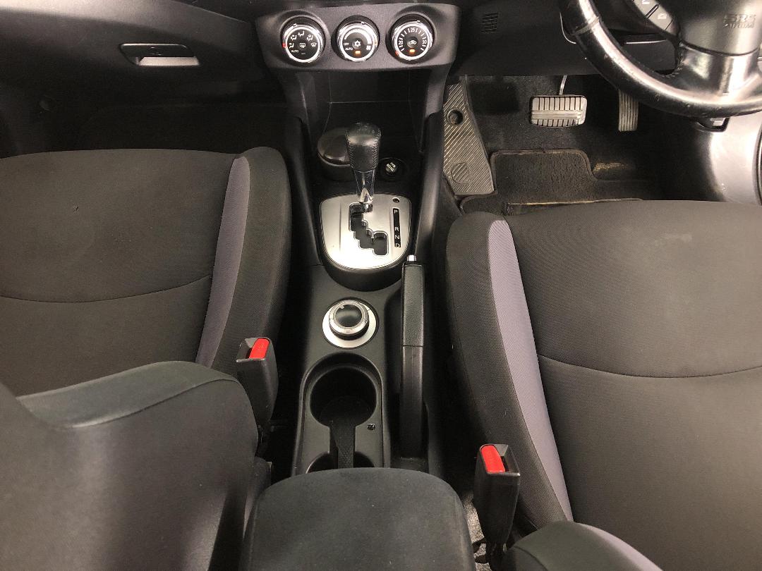 Photo '18' of Mitsubishi Outlander