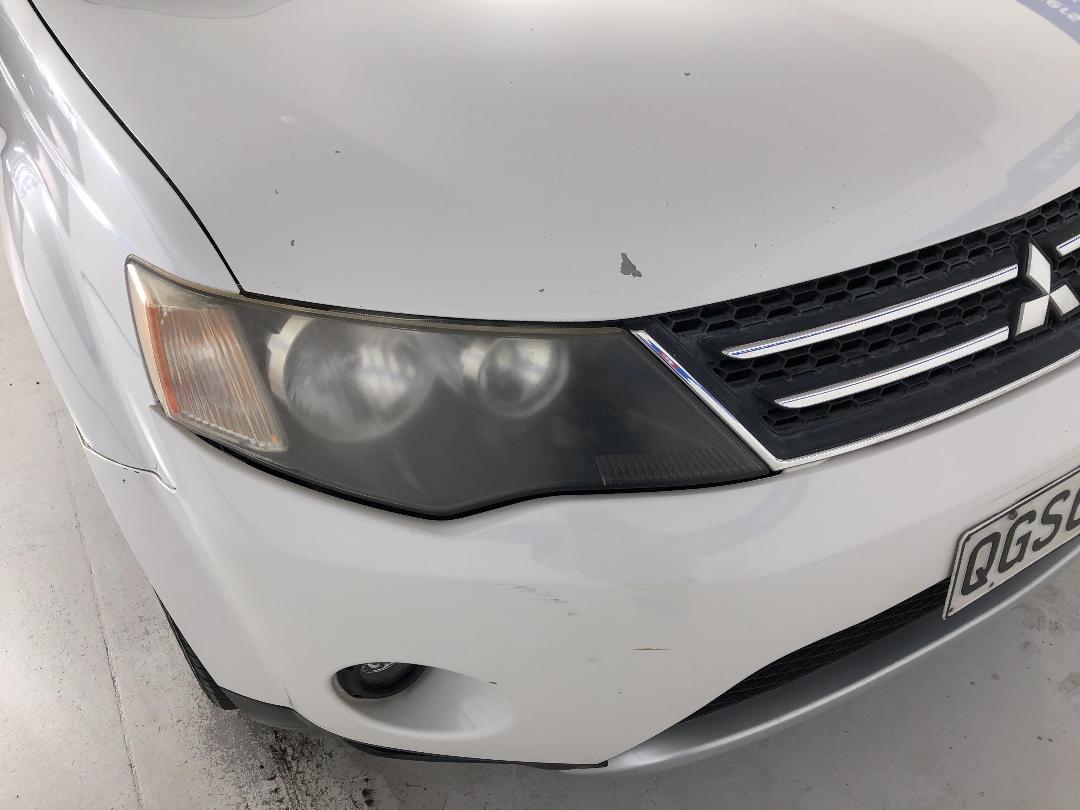 Photo '24' of Mitsubishi Outlander