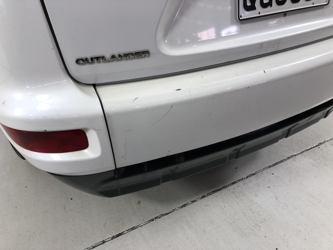 Photo '27' of Mitsubishi Outlander