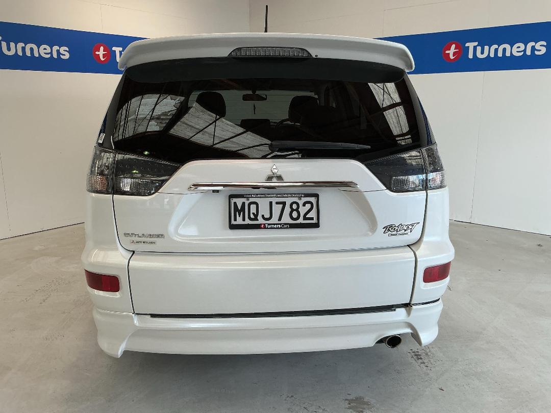 Photo '6' of Mitsubishi Outlander