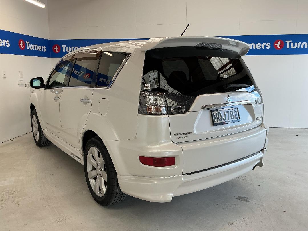 Photo '5' of Mitsubishi Outlander