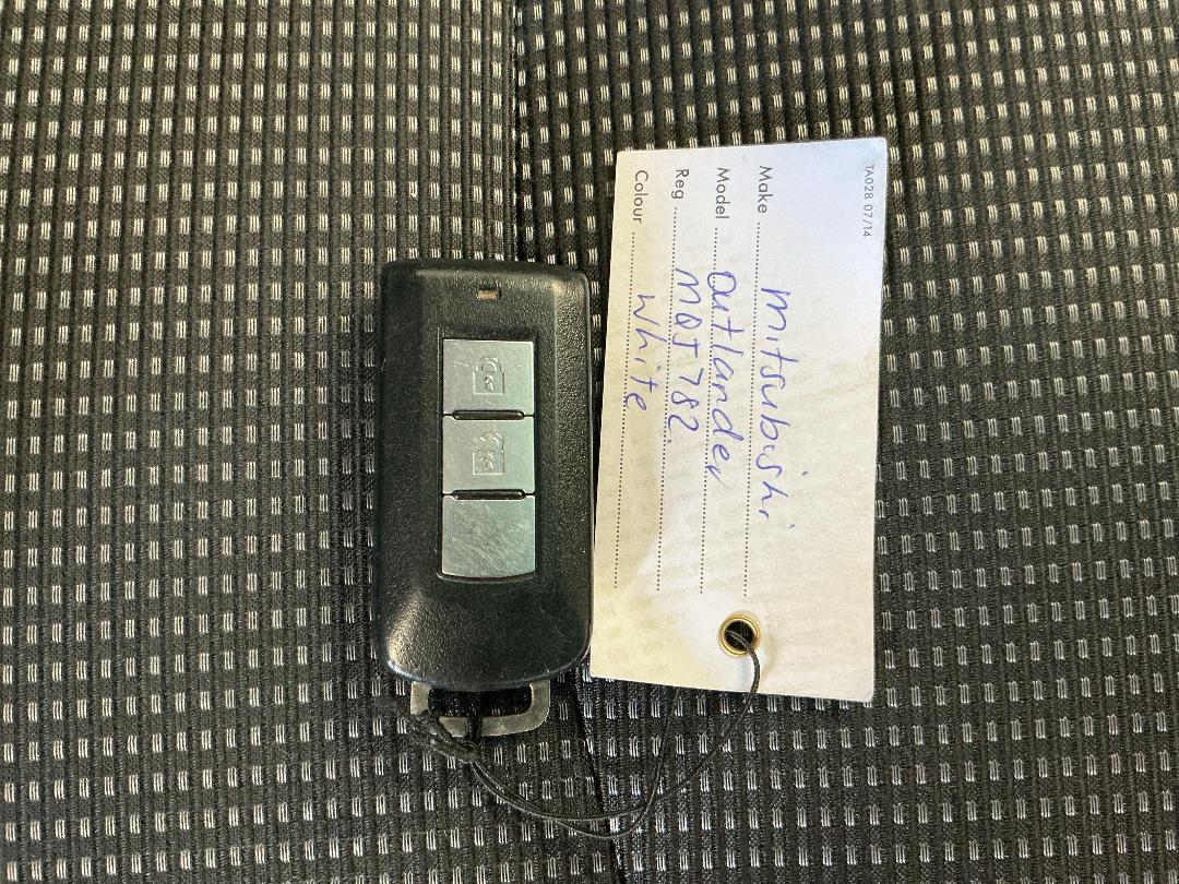 Photo '22' of Mitsubishi Outlander