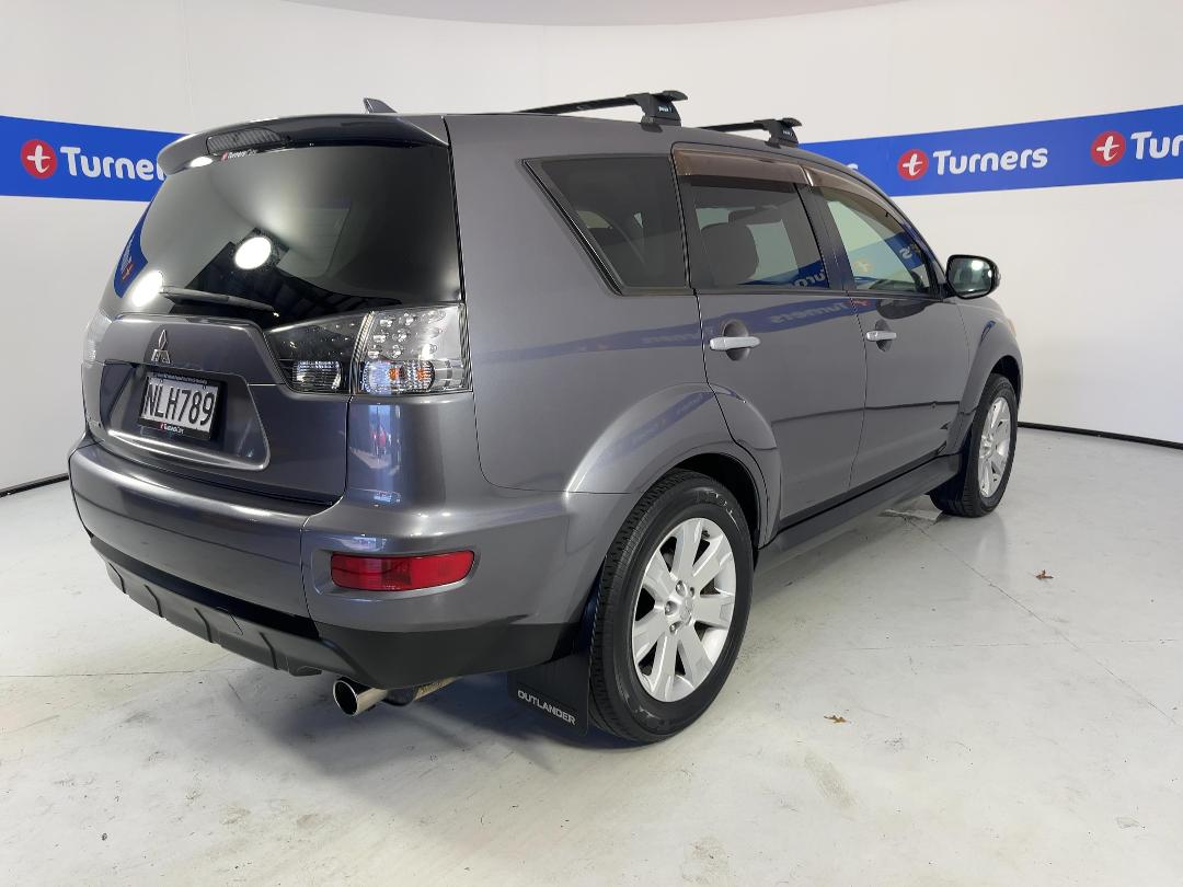 Photo '7' of Mitsubishi Outlander