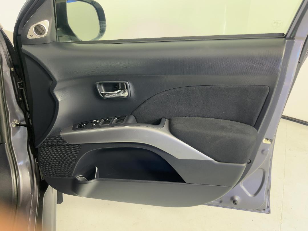 Photo '15' of Mitsubishi Outlander