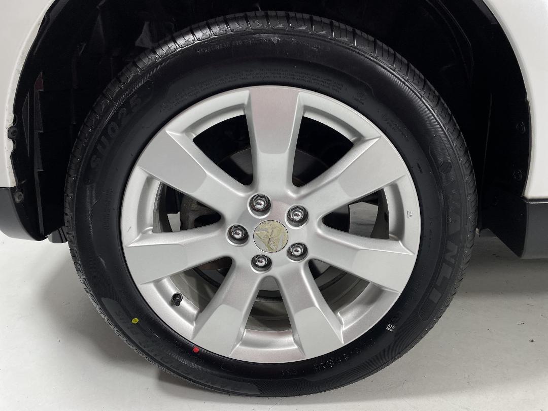 Photo '10' of Mitsubishi Outlander