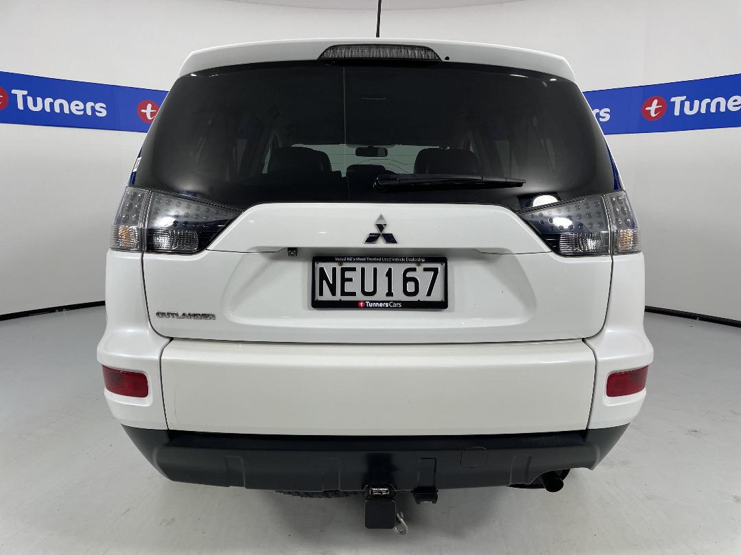 Photo '6' of Mitsubishi Outlander