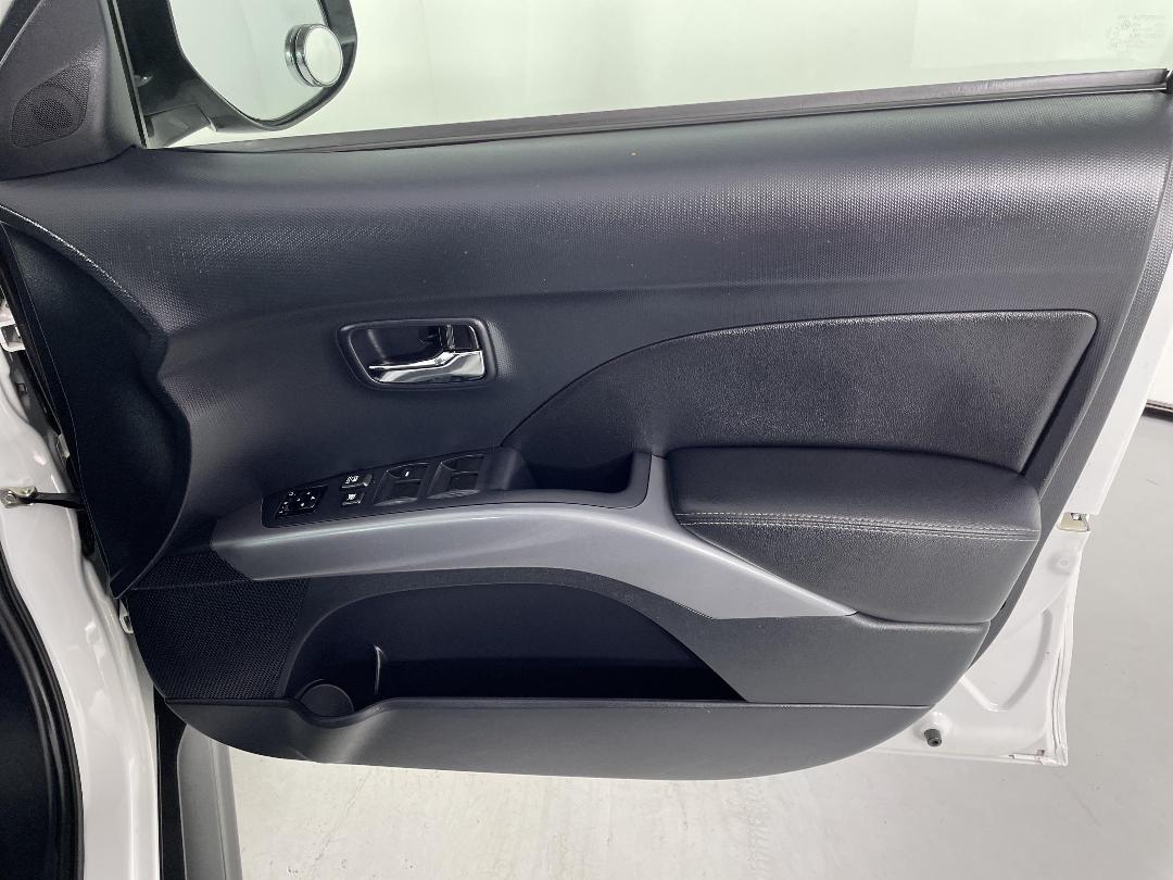 Photo '15' of Mitsubishi Outlander