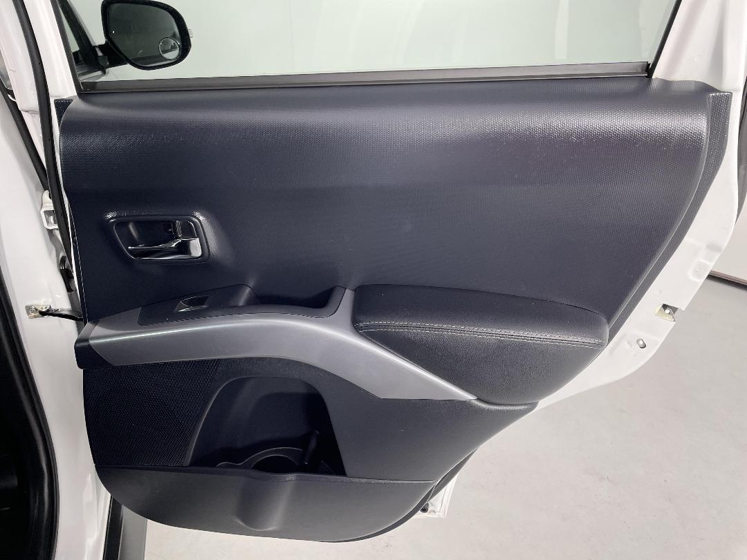 Photo '19' of Mitsubishi Outlander