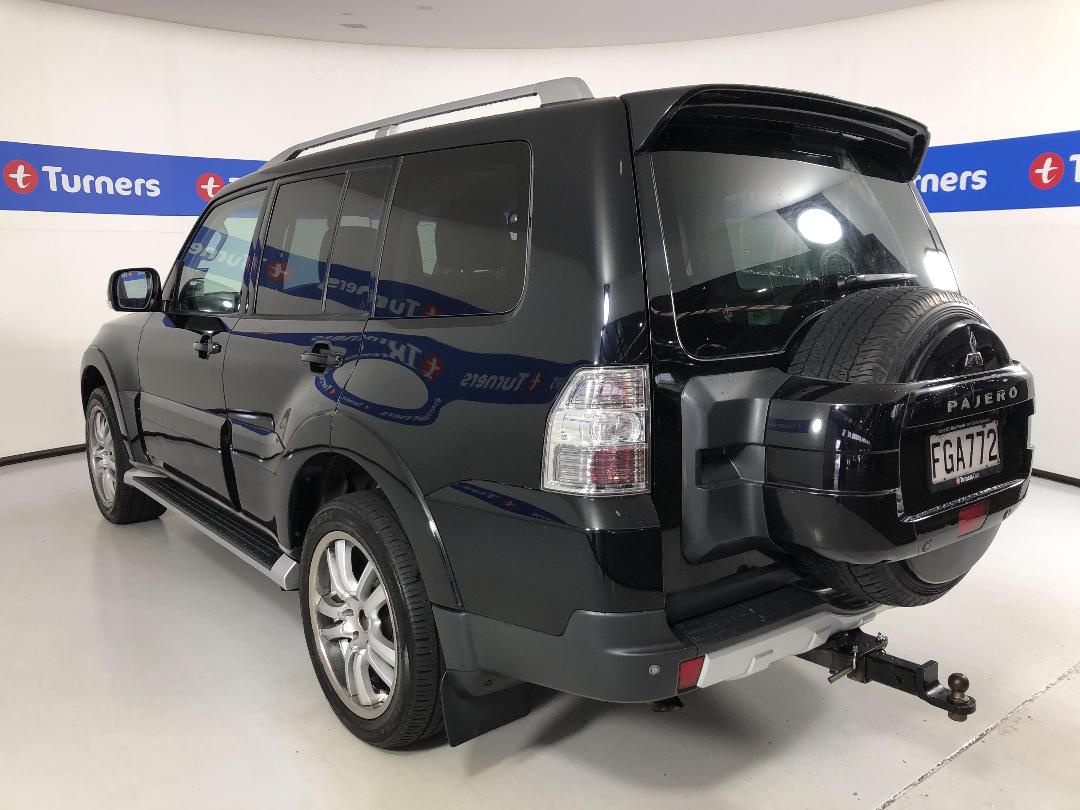 Photo '5' of Mitsubishi Pajero Photo '5' of Mitsubishi Pajero