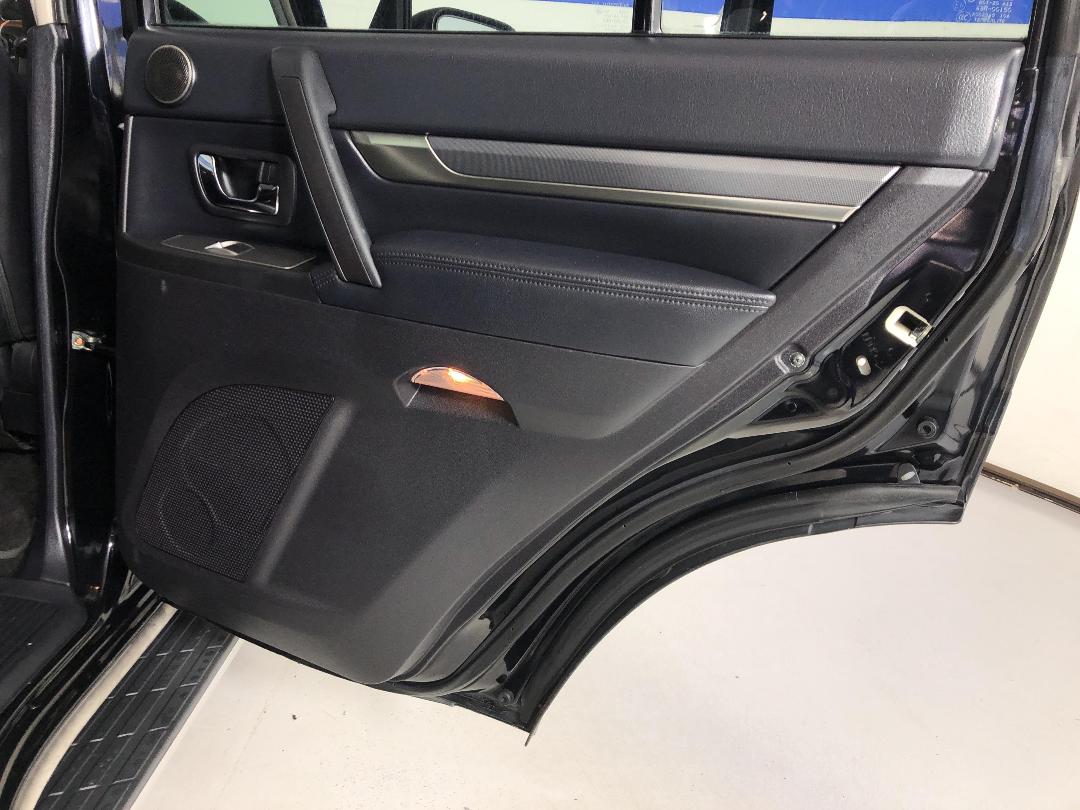 Photo '19' of Mitsubishi Pajero Photo '19' of Mitsubishi Pajero