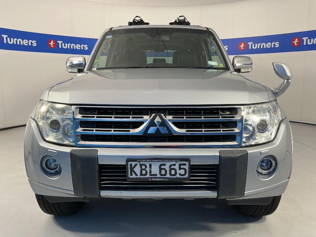 Photo '2' of Mitsubishi Pajero