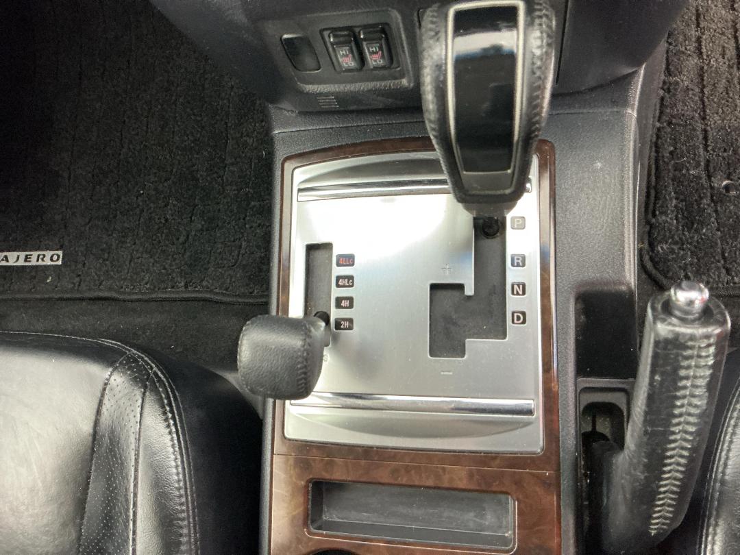 Photo '28' of Mitsubishi Pajero