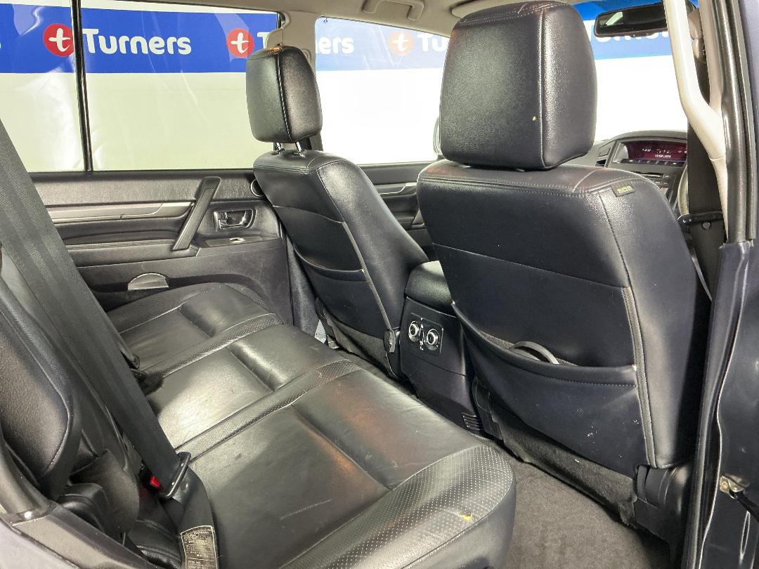 Photo '20' of Mitsubishi Pajero