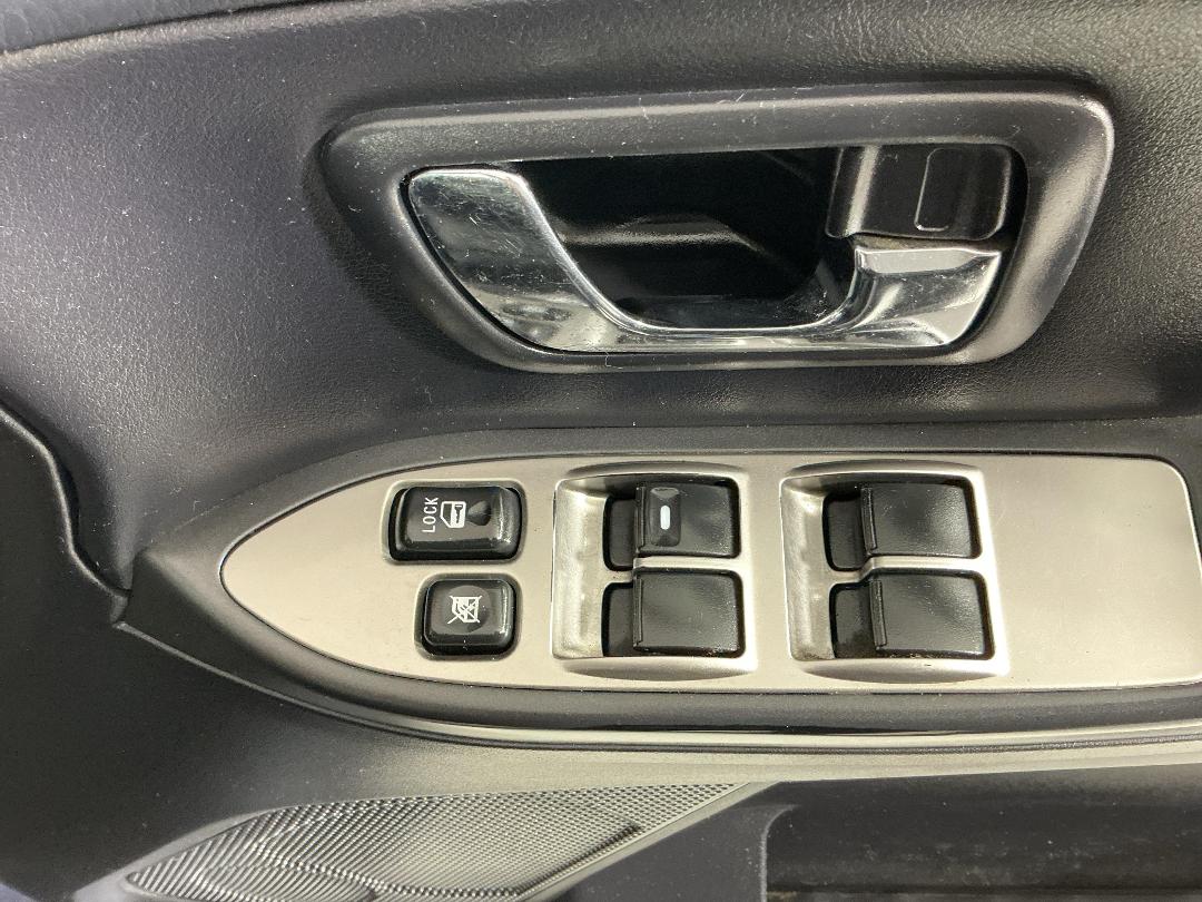 Photo '24' of Mitsubishi Pajero