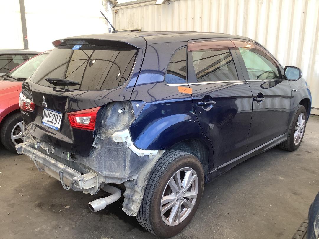 Photo '3' of Mitsubishi RVR Photo '3' of Mitsubishi RVR