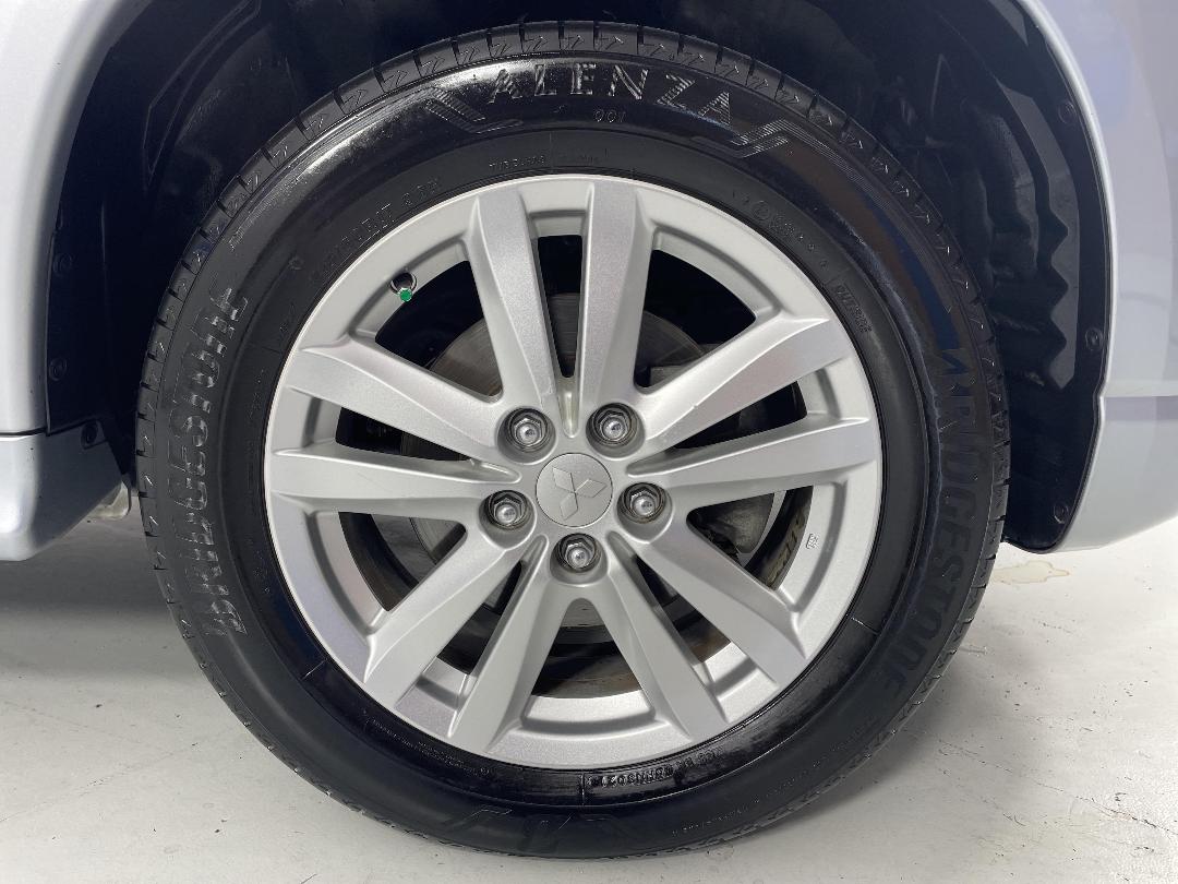 Photo '9' of Mitsubishi RVR Photo '9' of Mitsubishi RVR