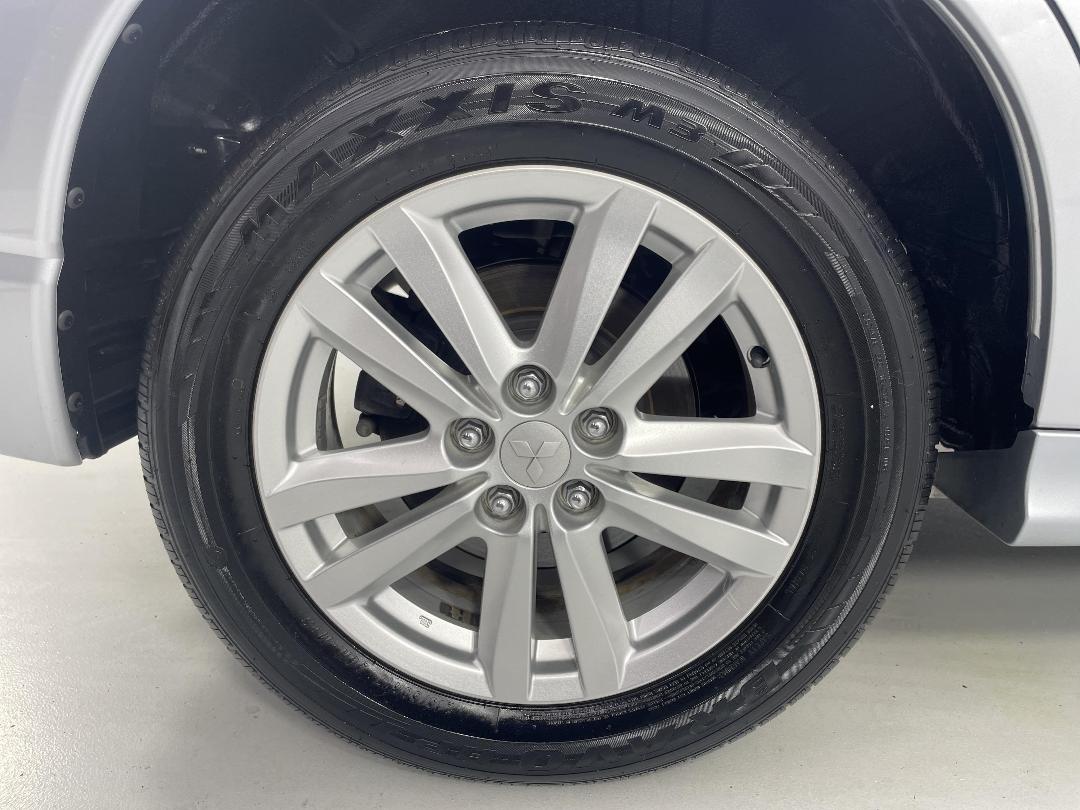 Photo '12' of Mitsubishi RVR Photo '12' of Mitsubishi RVR